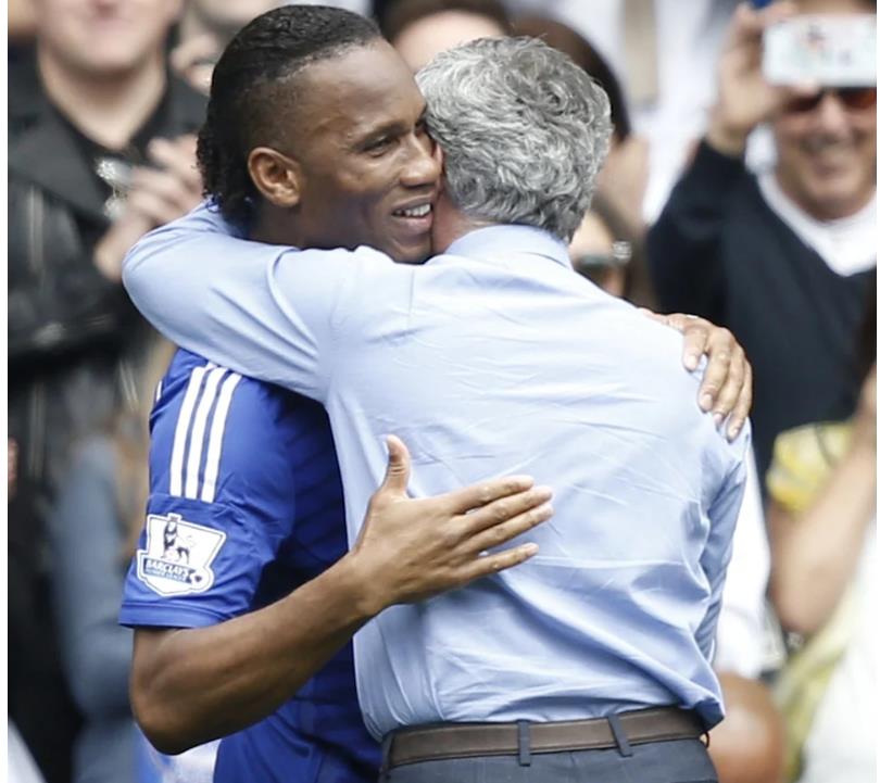 德罗巴在尤文图斯比赛中大胜，问鼎冠军引发热议！